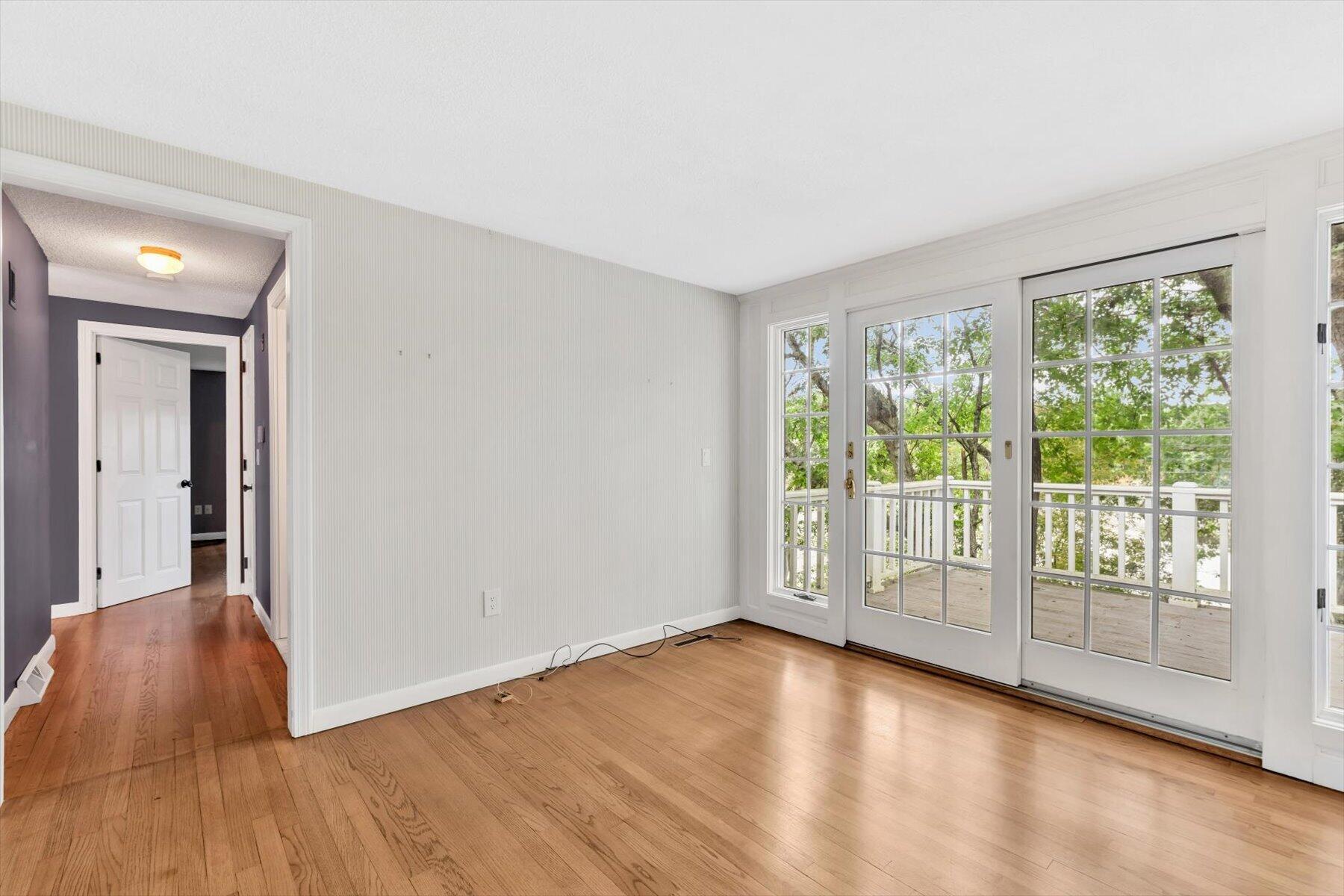  844 W Yarmouth Road - 物件實景