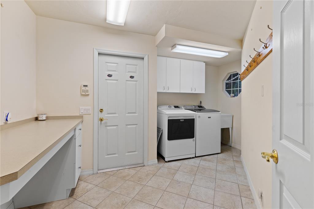 Gainesville, Florida, 32608, United States, 5 Bedrooms Bedrooms, ,4 BathroomsBathrooms,Residential,For Sale,1895414