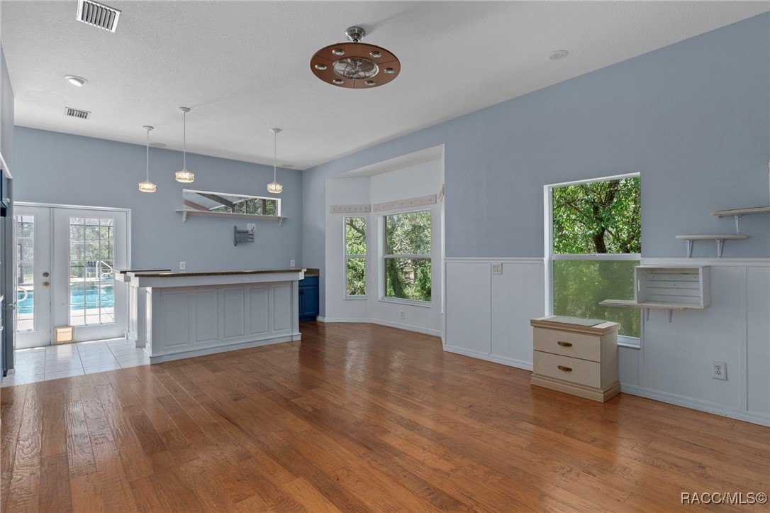 Homosassa, Florida, 34446, United States, 5 Bedrooms Bedrooms, ,4 BathroomsBathrooms,Residential,For Sale,1916240