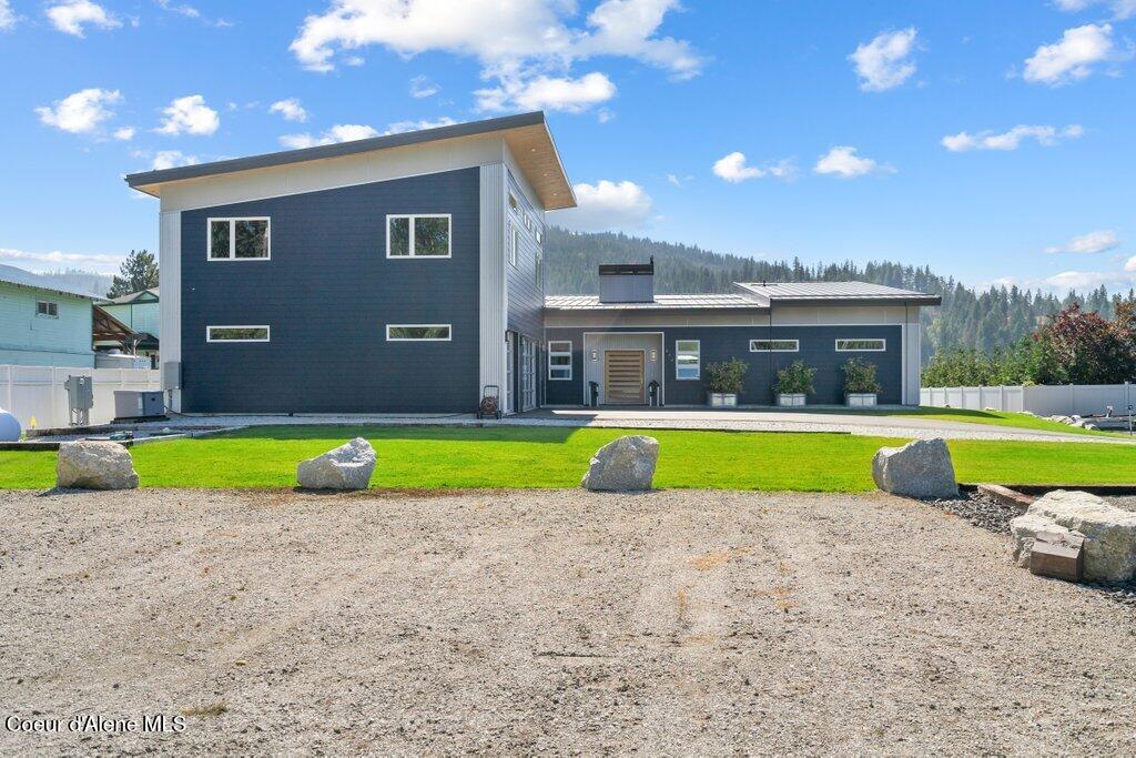 Sandpoint, Idaho, 83864, United States, 4 Bedrooms Bedrooms, ,3 BathroomsBathrooms,Residential,For Sale,1983378