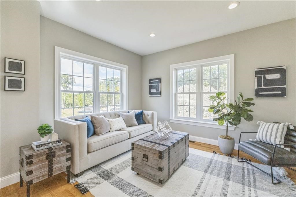 Smithfield, Rhode Island, 02917, United States, 3 Bedrooms Bedrooms, ,3 BathroomsBathrooms,Residential,For Sale,1998977