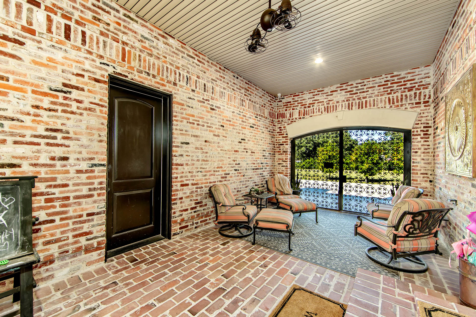 Houma, Louisiana, 70360, United States, 3 Bedrooms Bedrooms, ,4 BathroomsBathrooms,Residential,For Sale,2000974