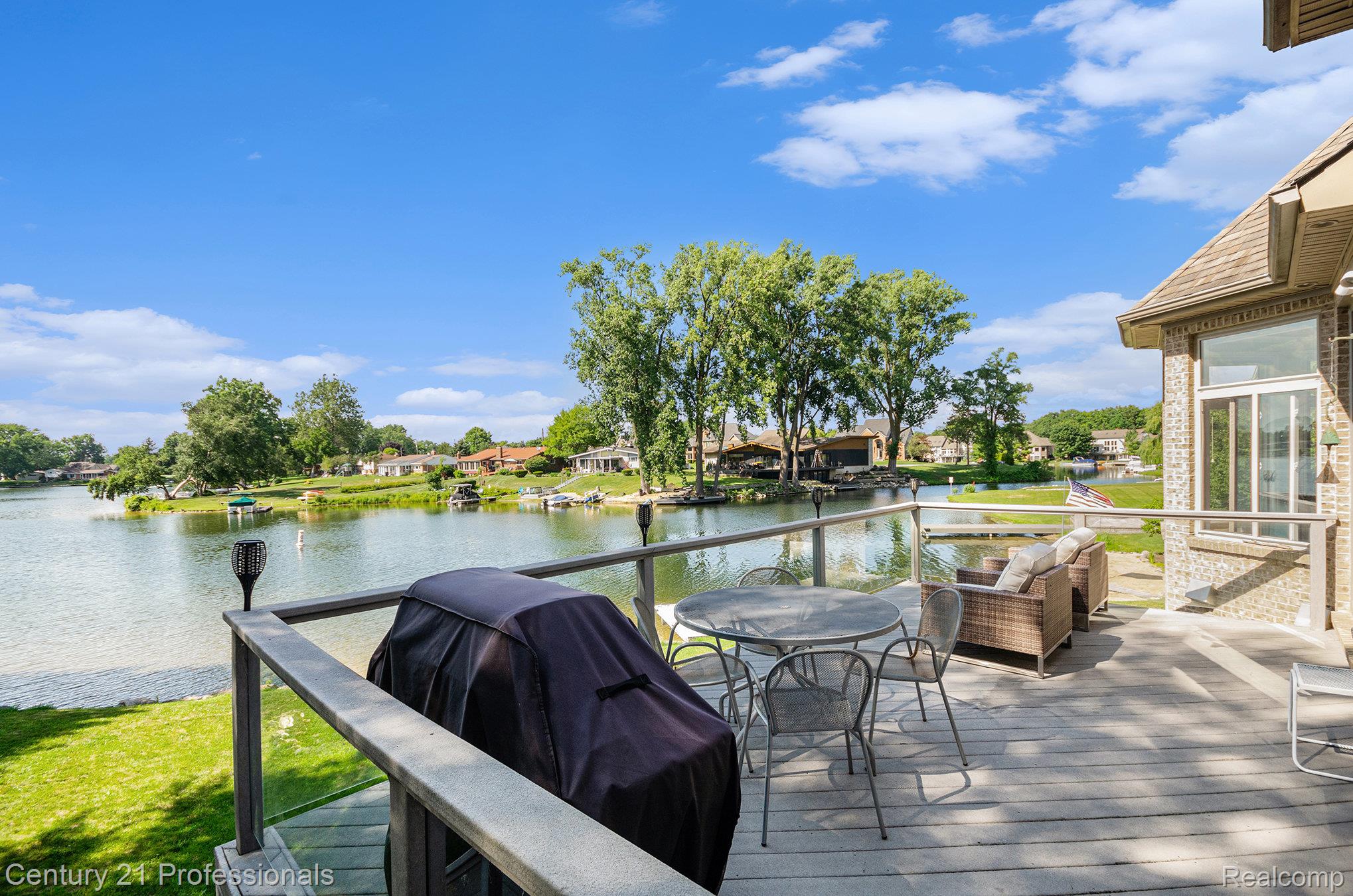 WhiteLake, Michigan, 48386, United States, 4 Bedrooms Bedrooms, ,4 BathroomsBathrooms,Residential,For Sale,1895235