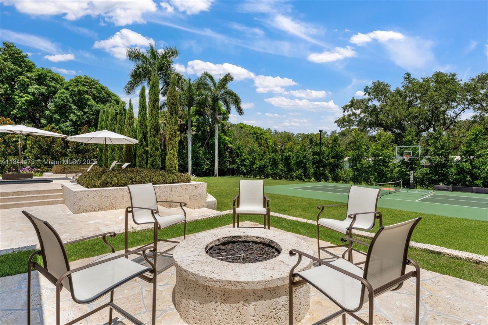 Miami, Florida, 33143, United States, 7 Bedrooms Bedrooms, ,10 BathroomsBathrooms,Residential,For Sale,1927451