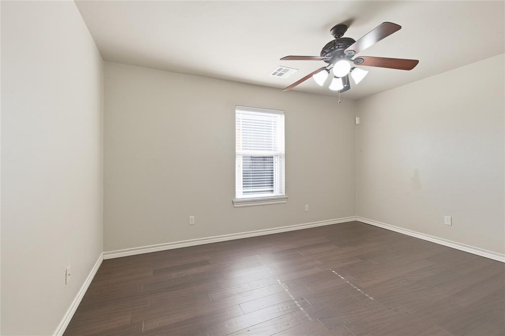 Mustang, Oklahoma, 73064, United States, 4 Bedrooms Bedrooms, ,4 BathroomsBathrooms,Residential,For Sale,1966333