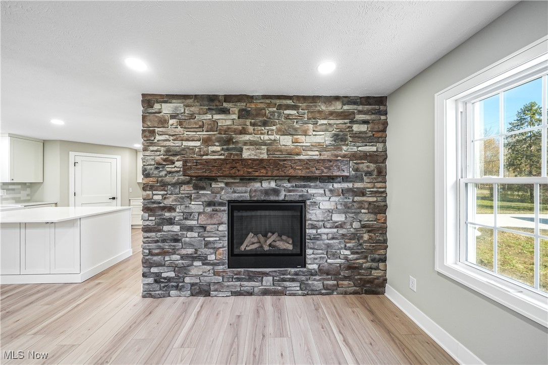 Aurora, Ohio, 44202, United States, 4 Bedrooms Bedrooms, ,4 BathroomsBathrooms,Residential,For Sale,1988117