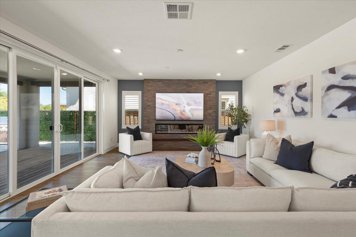 Gilroy, California, 95020, United States, 4 Bedrooms Bedrooms, ,3 BathroomsBathrooms,Residential,For Sale,1907628