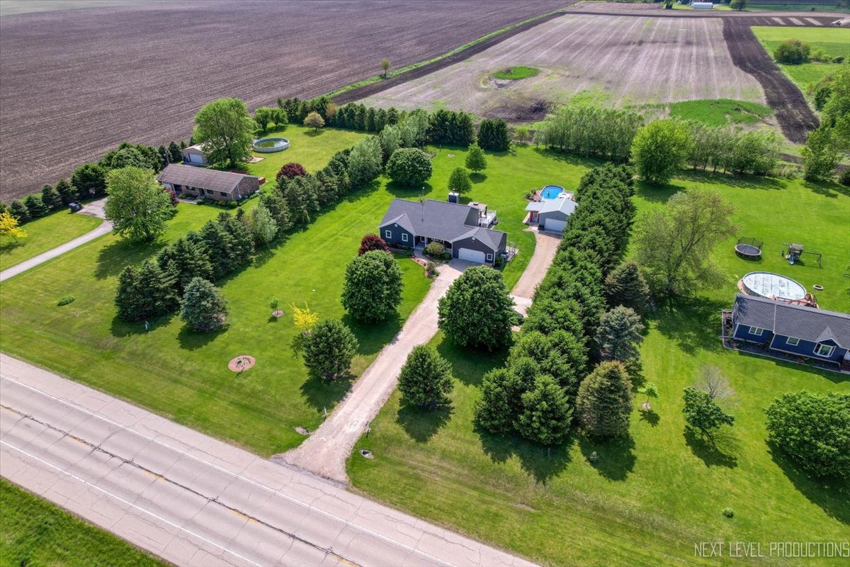 Leland, Illinois, 60531, United States, 3 Bedrooms Bedrooms, ,3 BathroomsBathrooms,Residential,For Sale,1980976