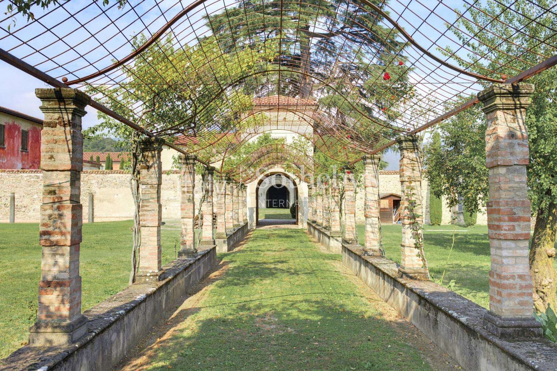  Magnificent Noble Palazzo with Vineyard in Franciacorta - 物件實景