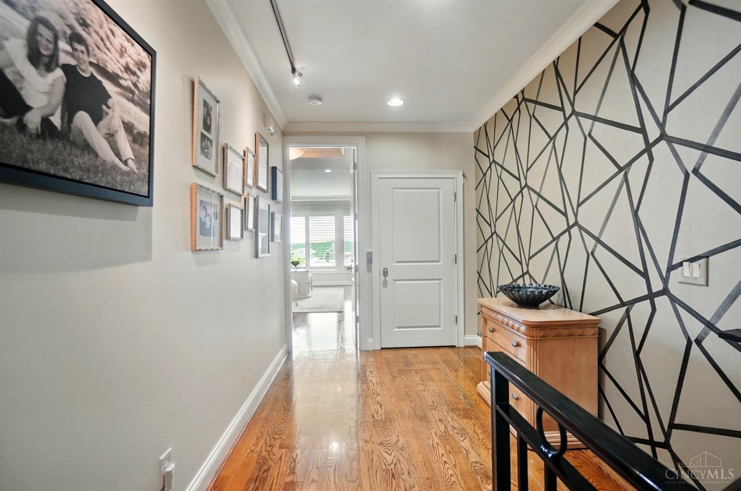 Cincinnati, Ohio, 45202, United States, 3 Bedrooms Bedrooms, ,4 BathroomsBathrooms,Residential,For Sale,1850372