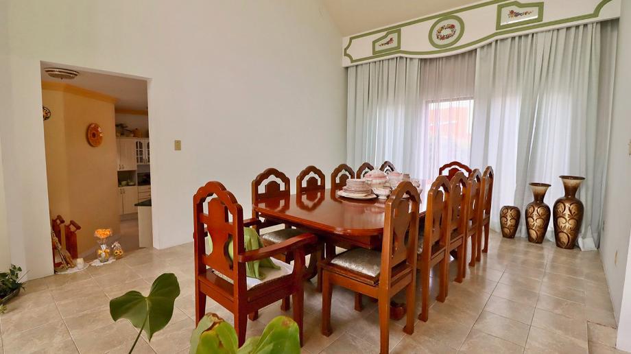 Cumbres de Morelia, Morelia, Michoacán de Ocampo, 58278, Mexico, 5 Bedrooms Bedrooms, ,4 BathroomsBathrooms,Residential,For Sale,Cumbres de Morelia,1615409