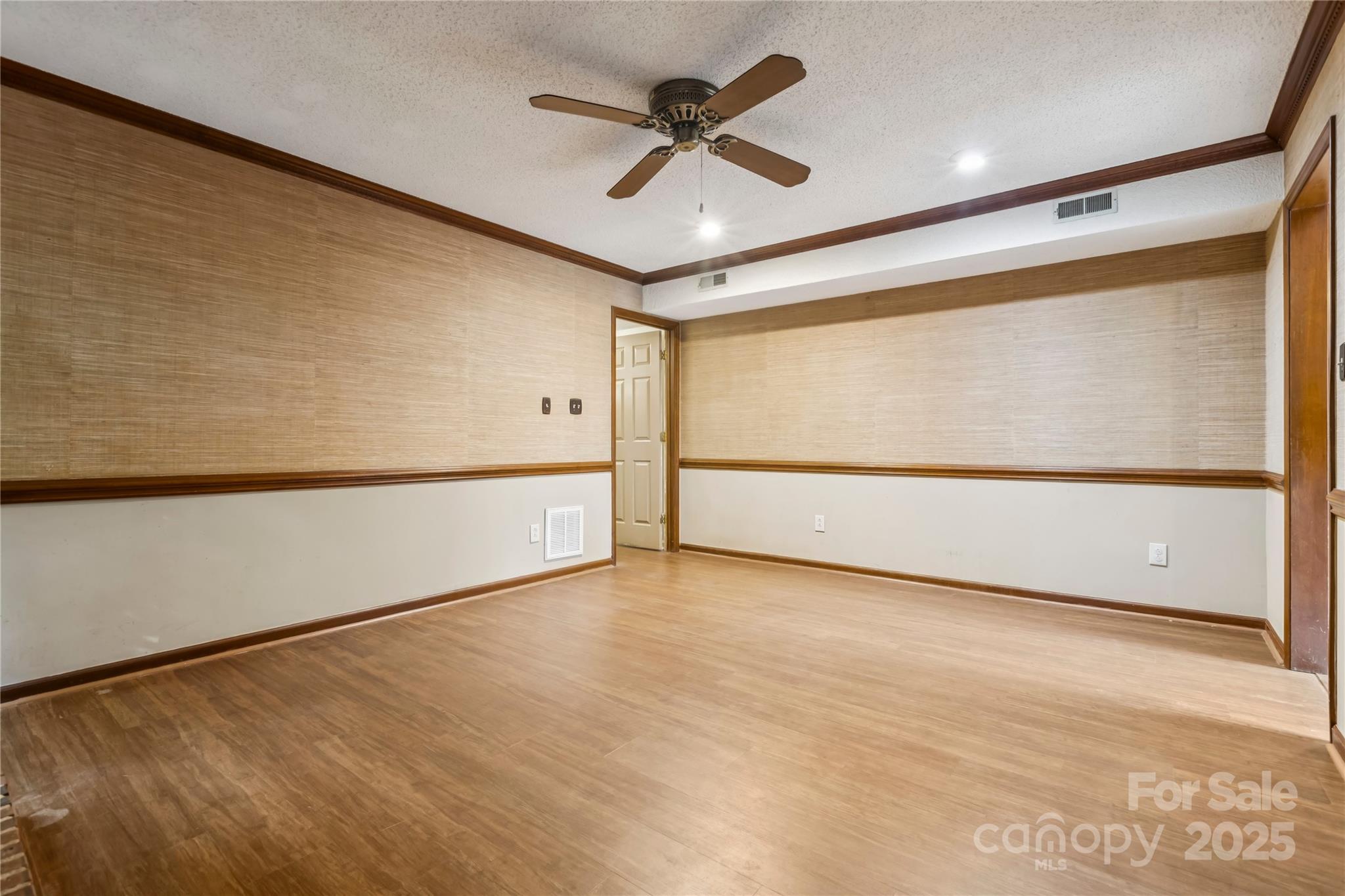 Matthews, North Carolina, 28105, United States, 4 Bedrooms Bedrooms, ,3 BathroomsBathrooms,Residential,For Sale,1938548