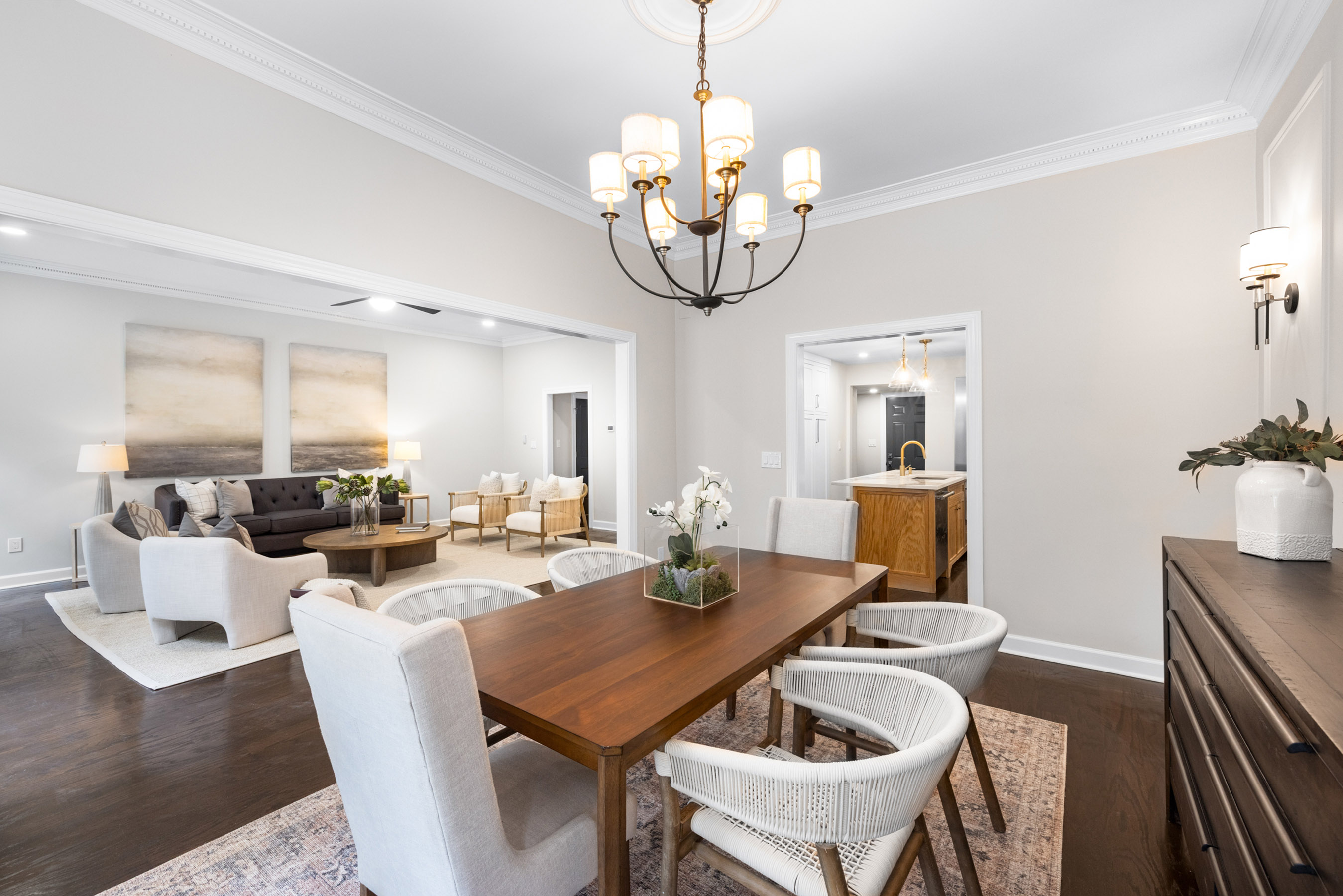  Meticulous Top to Bottom Renovation in Mooregate Square - 物件實景