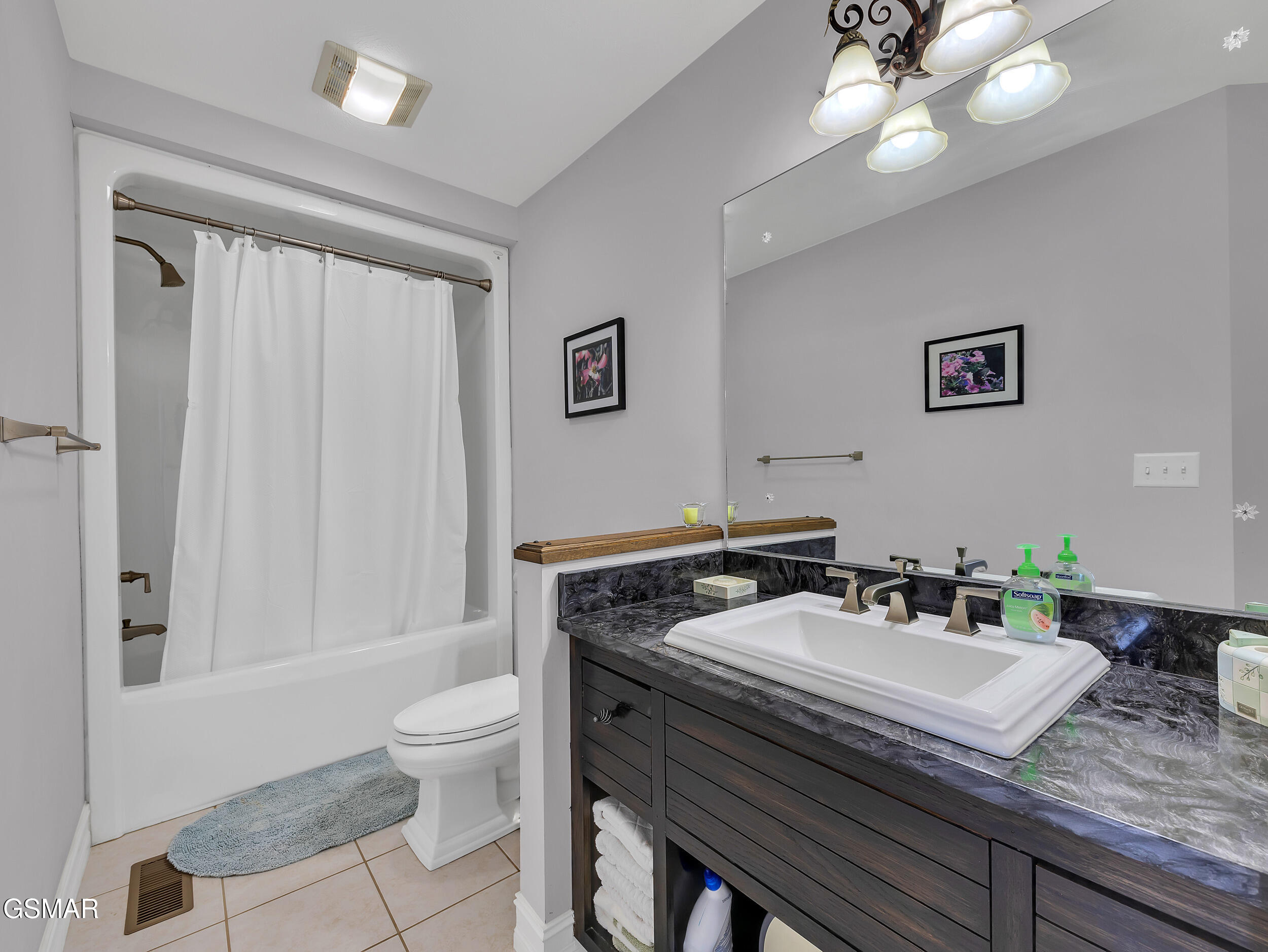 Mooresburg, Tennessee, 37811, United States, 2 Bedrooms Bedrooms, ,4 BathroomsBathrooms,Residential,For Sale,1861149