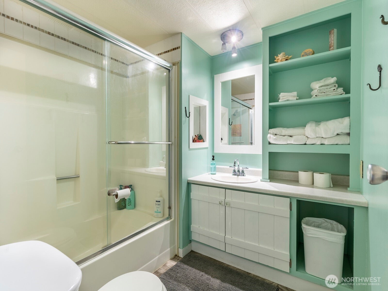Leavenworth, Washington, 98826, United States, 2 Bedrooms Bedrooms, ,1 BathroomBathrooms,Residential,For Sale,1785099