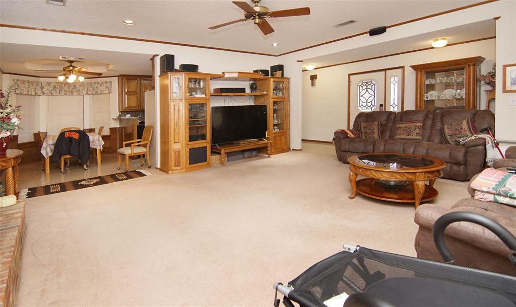 Weatherford, Texas, 76087, United States, 3 Bedrooms Bedrooms, ,2 BathroomsBathrooms,Residential,For Sale,1943652