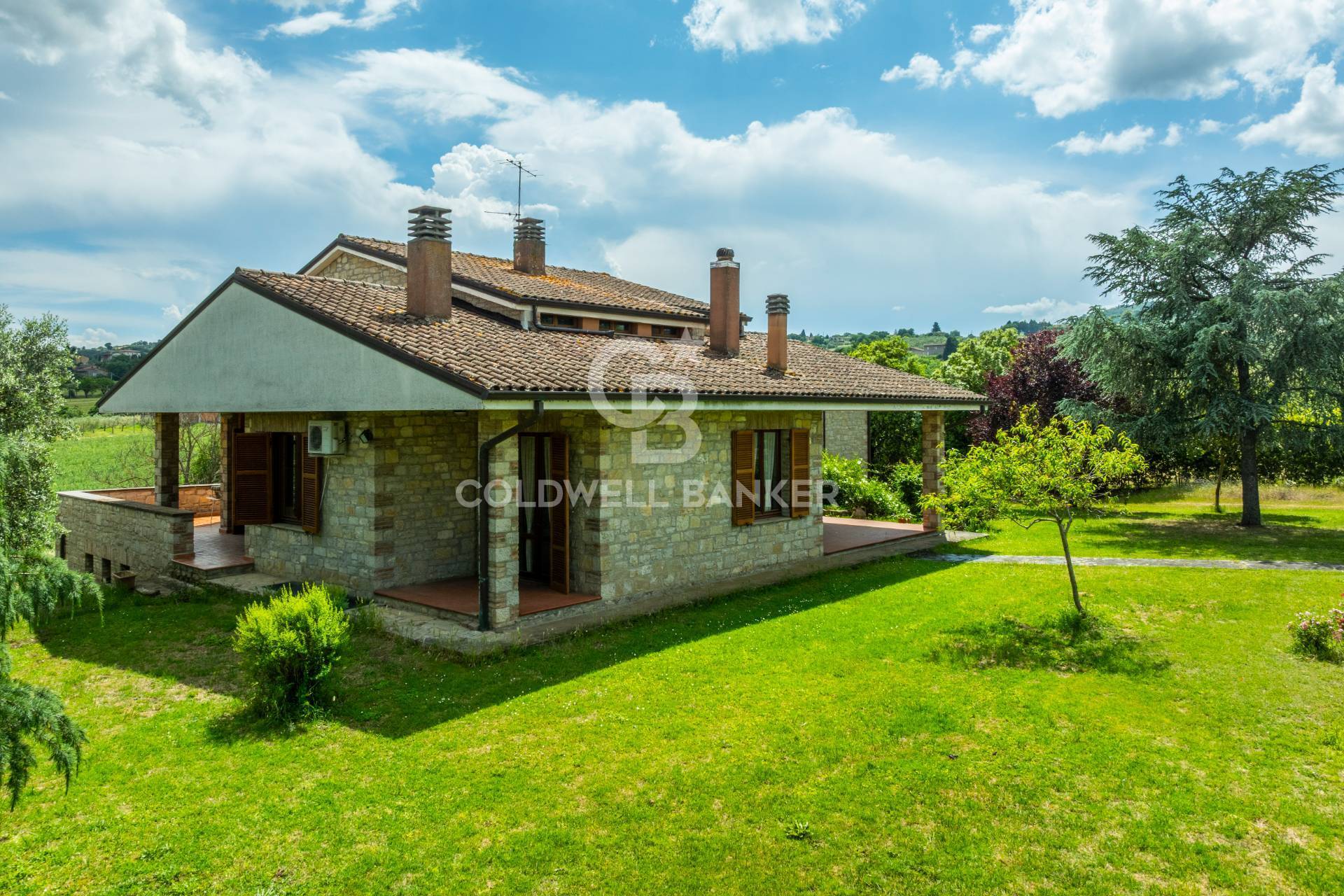 Fratta Todina, Perugia, 06054, IT, 6 Bedrooms Bedrooms, ,6 BathroomsBathrooms,Residential,For Sale,1850046