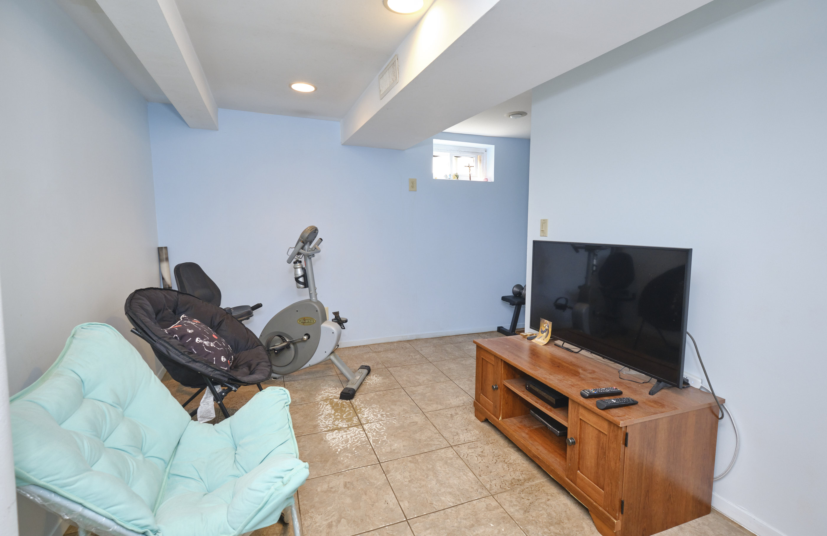 Floral Park, New York, 11001, United States, 3 Bedrooms Bedrooms, ,2 BathroomsBathrooms,Residential,For Sale,1974031