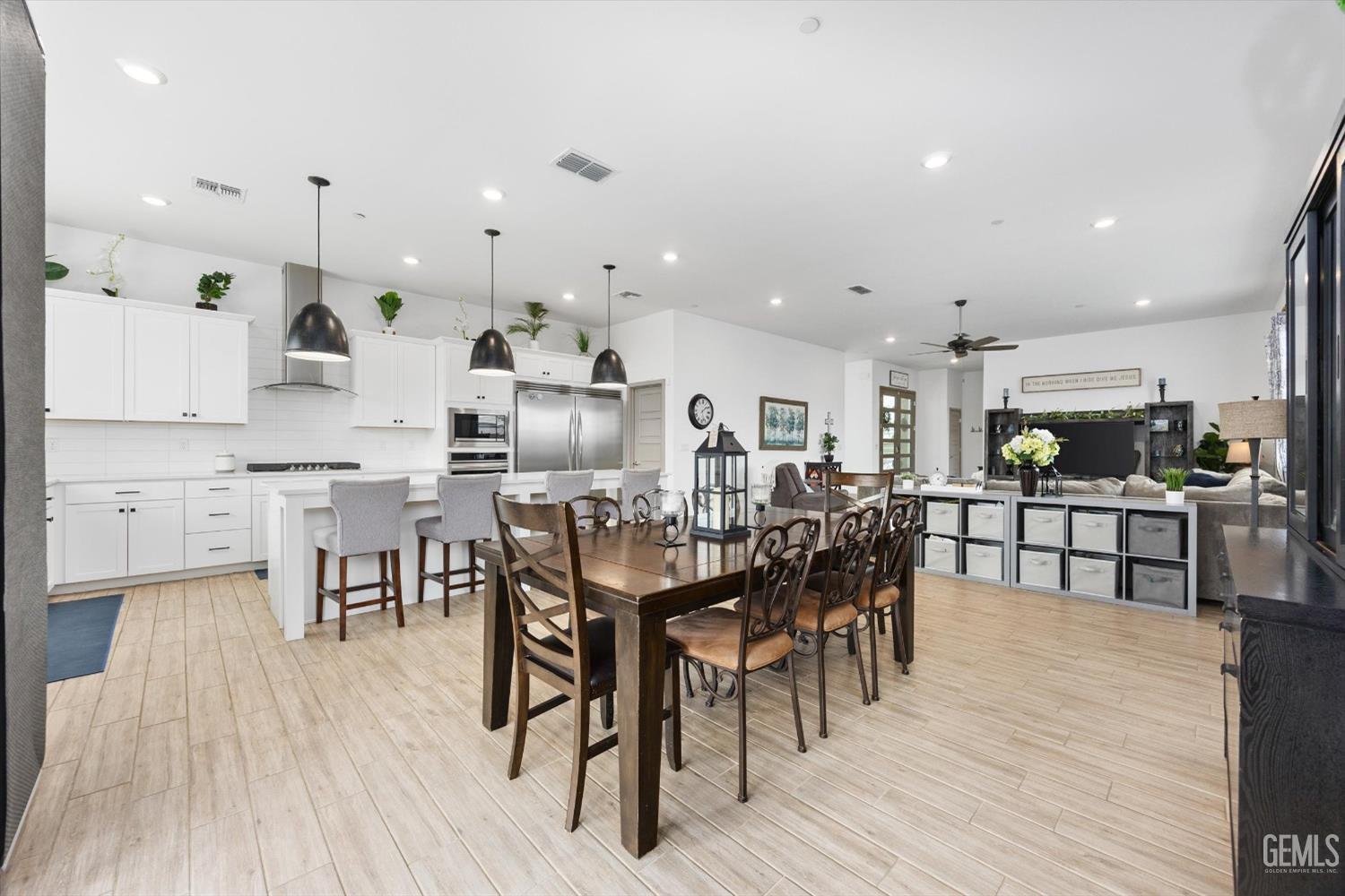 Shafter, California, 93263, United States, 4 Bedrooms Bedrooms, ,3 BathroomsBathrooms,Residential,For Sale,1767586