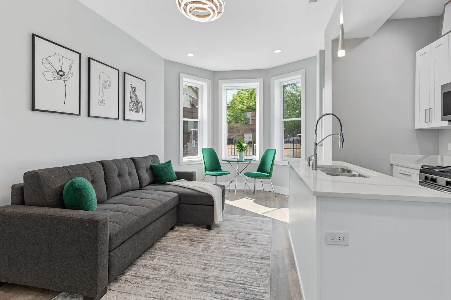 Chicago, Illinois, 60623, United States, 6 Bedrooms Bedrooms, ,Residential,For Sale,1958616