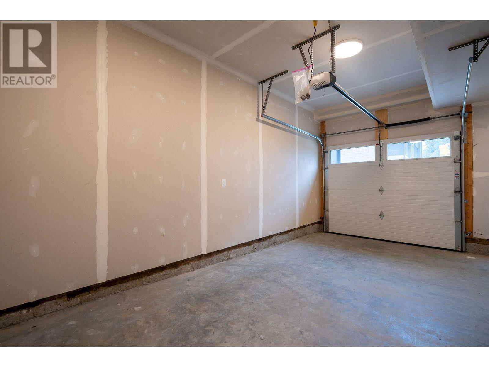 REVELSTOKE, British Columbia, V0E 2S0, CA, 3 Bedrooms Bedrooms, ,3 BathroomsBathrooms,Residential,For Sale,1839085
