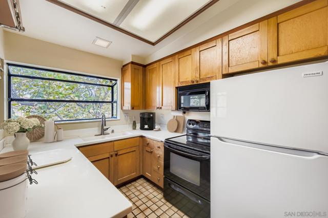 La Jolla, California, 92037, United States, 1 Bedroom Bedrooms, ,1 BathroomBathrooms,Residential,For Sale,1975007