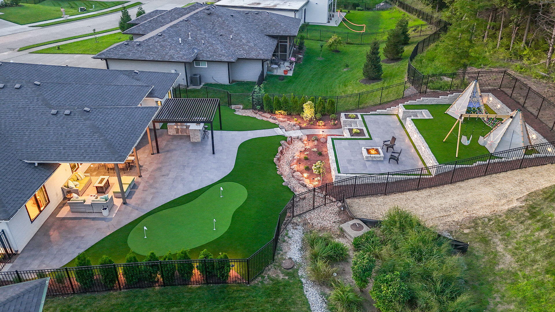 COLUMBIA, Missouri, 65201, United States, 3 Bedrooms Bedrooms, ,2 BathroomsBathrooms,Residential,For Sale,1984001