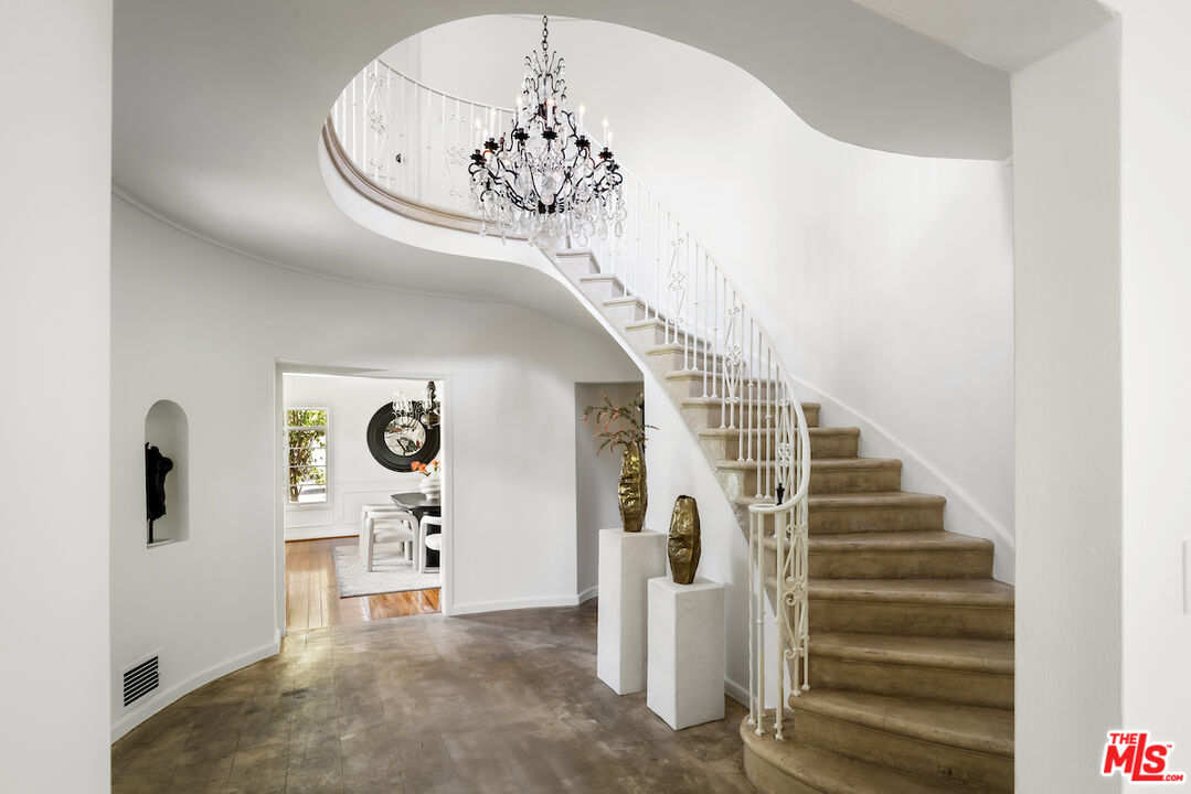 Los Angeles, California, 90068, United States, 4 Bedrooms Bedrooms, ,4 BathroomsBathrooms,Residential,For Sale,1938663