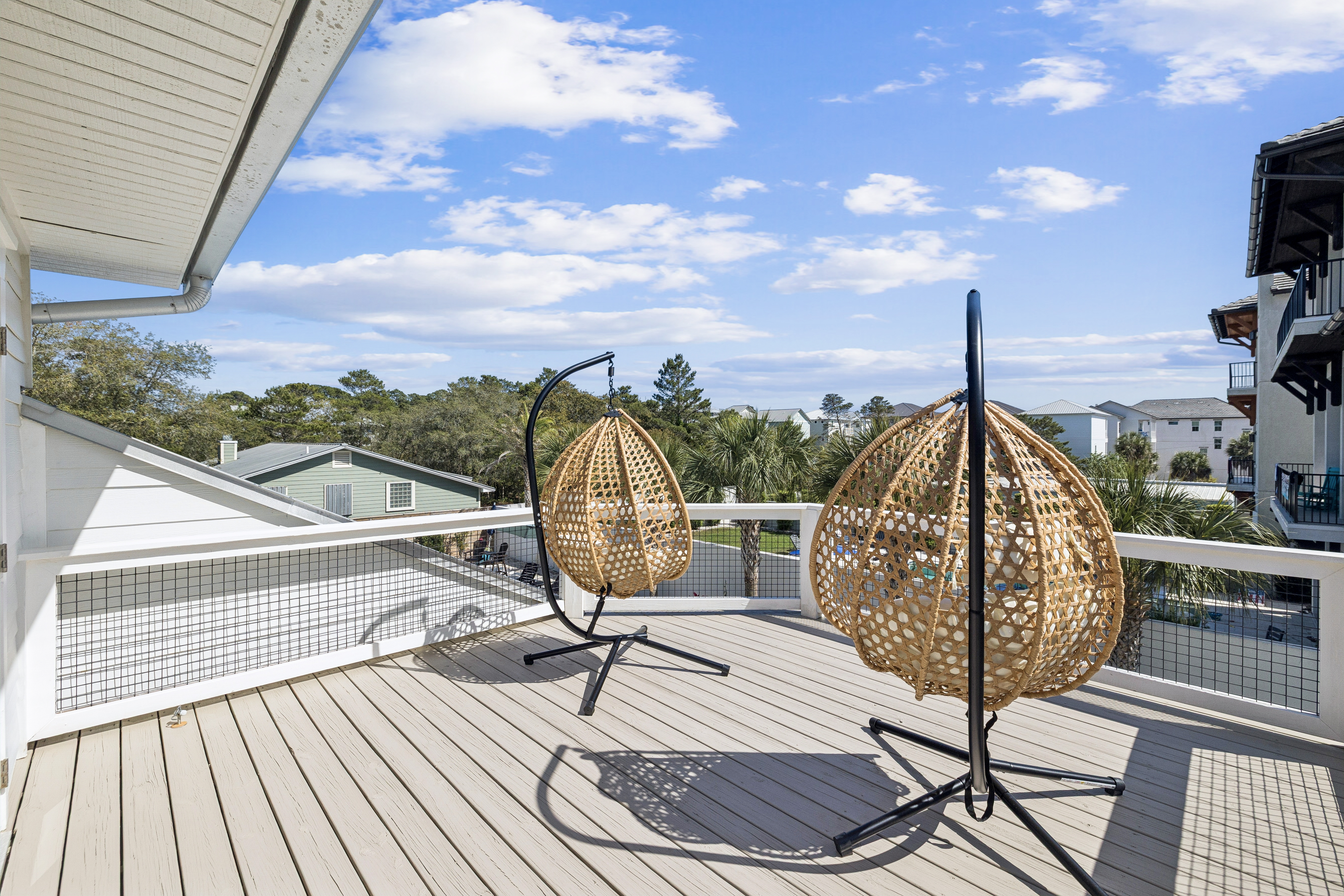  Completely Renovated Home On Half-Acre Lot Near Gulf Place - 物件實景