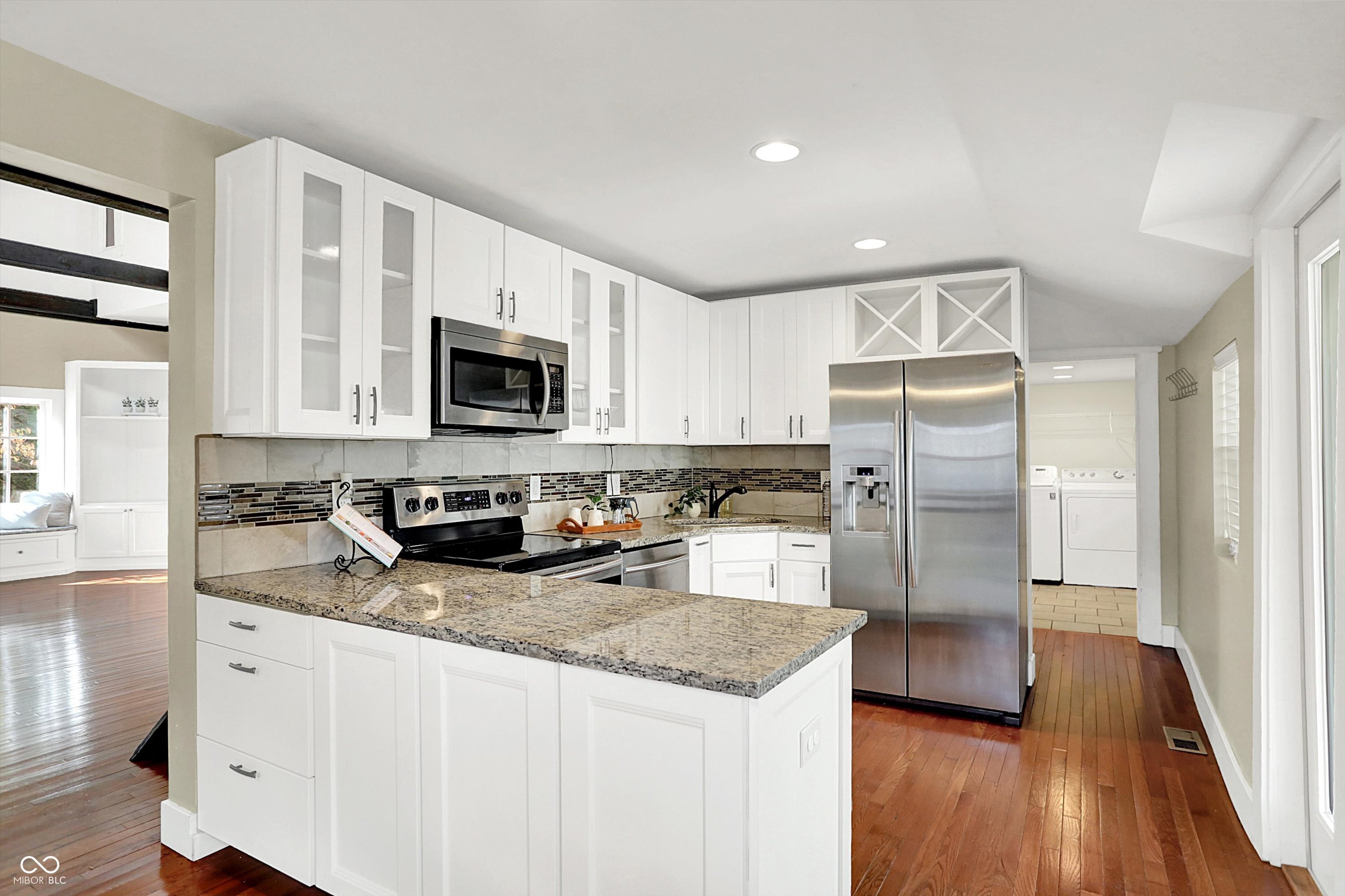 Zionsville, Indiana, 46077, United States, 3 Bedrooms Bedrooms, ,2 BathroomsBathrooms,Residential,For Sale,1981212