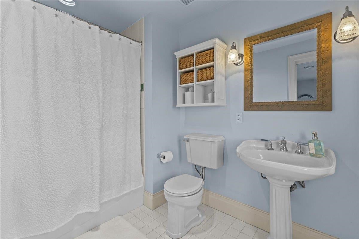 Stowe, Vermont, 05672, United States, 4 Bedrooms Bedrooms, ,6 BathroomsBathrooms,Residential,For Sale,1840116