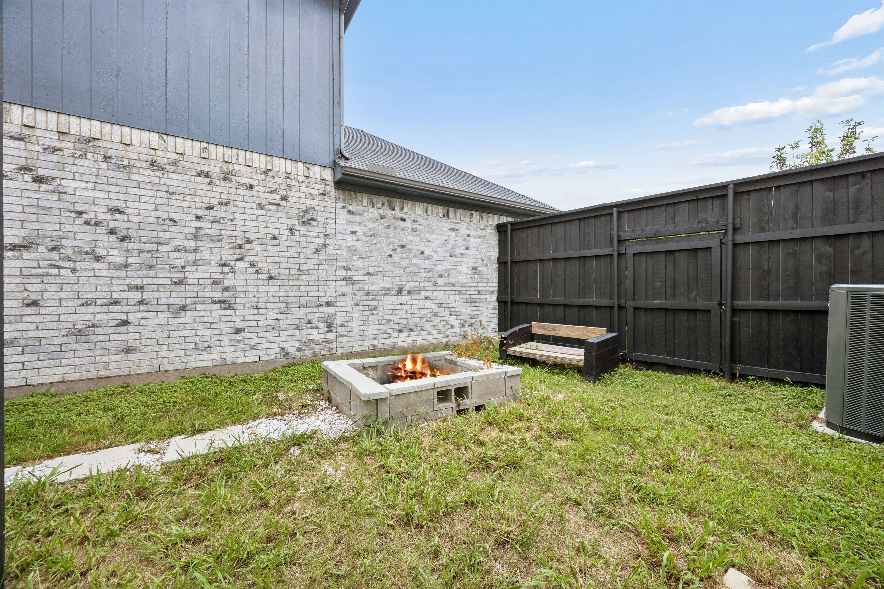  Rare Newer Multi Gen Living with Room to Grow - 物件實景