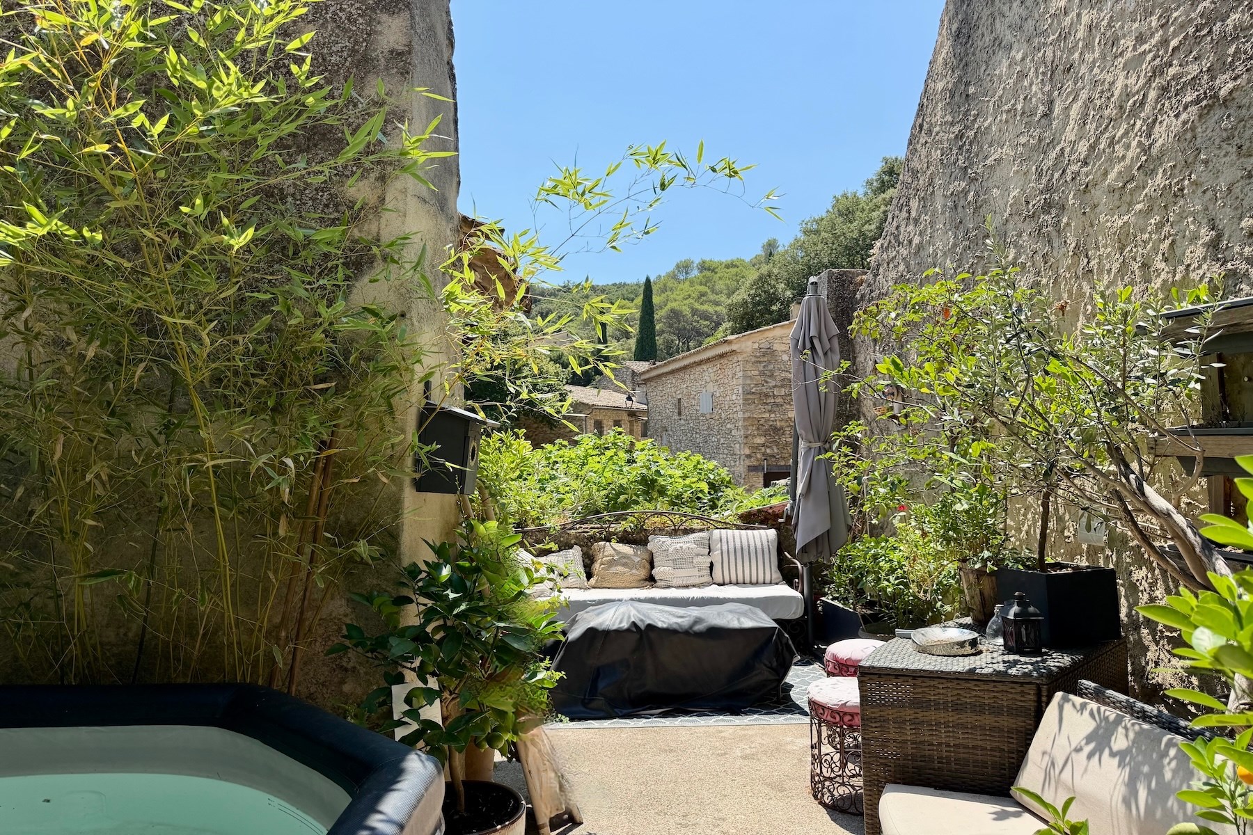  La Roque-sur-Cèze – Exceptional Stone Property in One of France