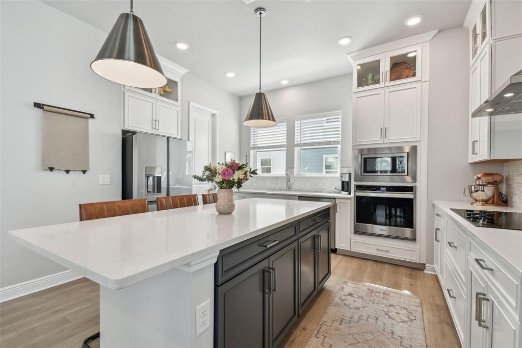 Sarasota, Florida, 34237, United States, 3 Bedrooms Bedrooms, ,4 BathroomsBathrooms,Residential,For Sale,1862311