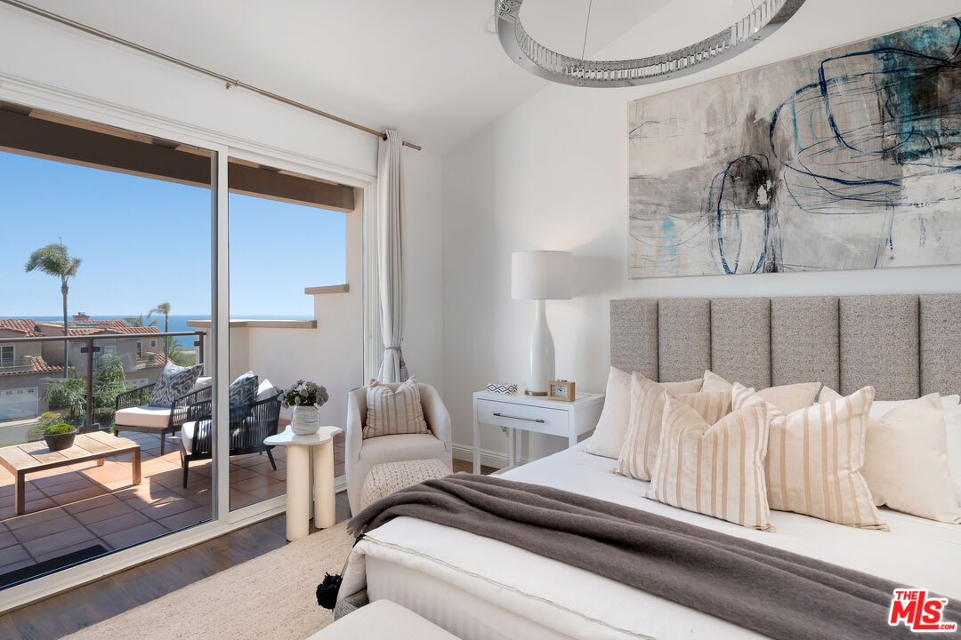 Malibu, California, 90265, United States, 2 Bedrooms Bedrooms, ,3 BathroomsBathrooms,Residential,For Sale,1902662