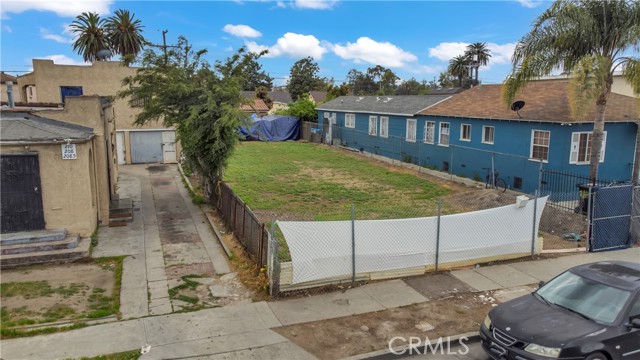 Los Angeles, California, 90003, United States, ,Residential,For Sale,1942581
