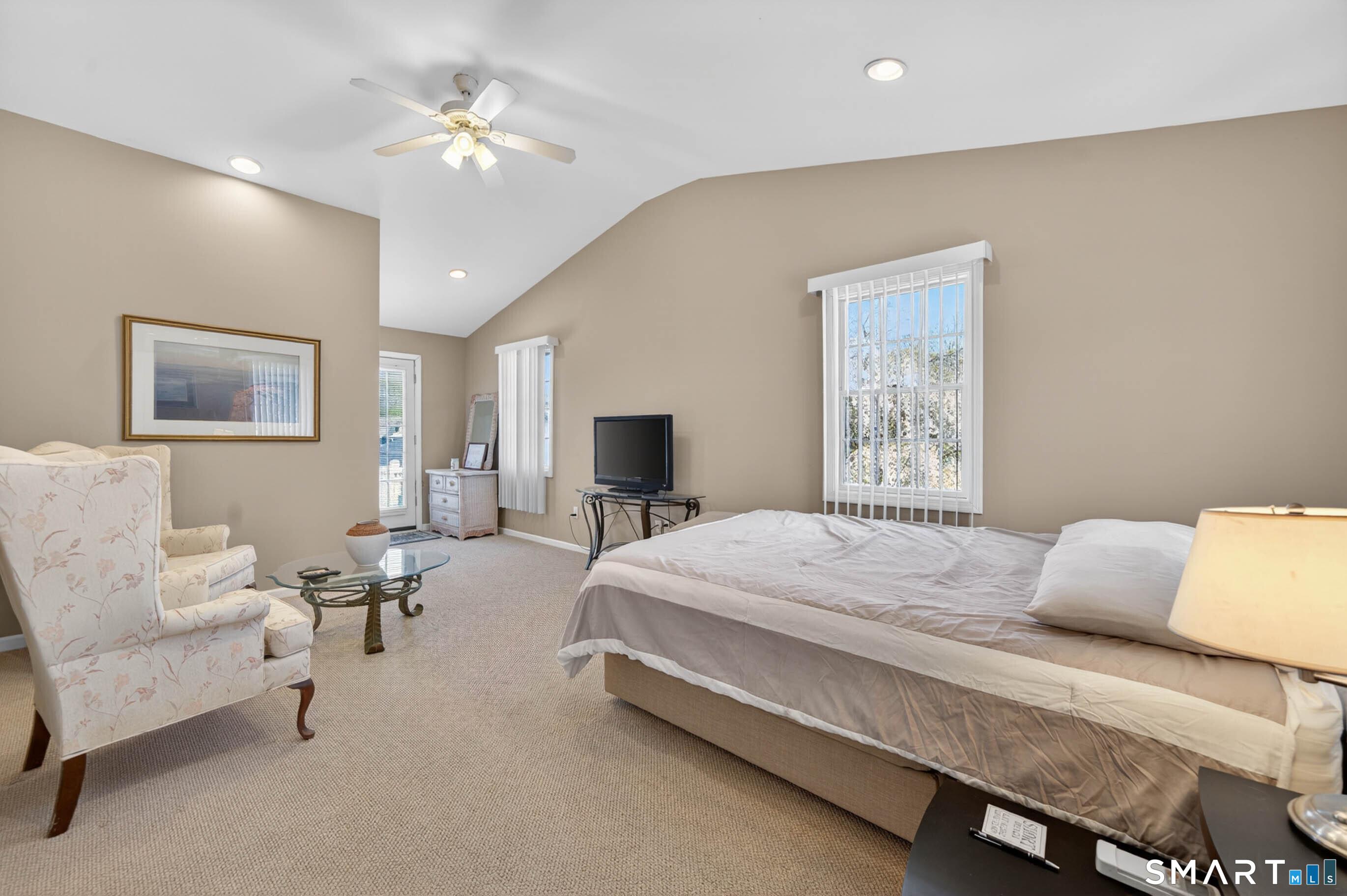 122, Connecticut, 06405, United States, 3 Bedrooms Bedrooms, ,2 BathroomsBathrooms,Residential,For Sale,2040354