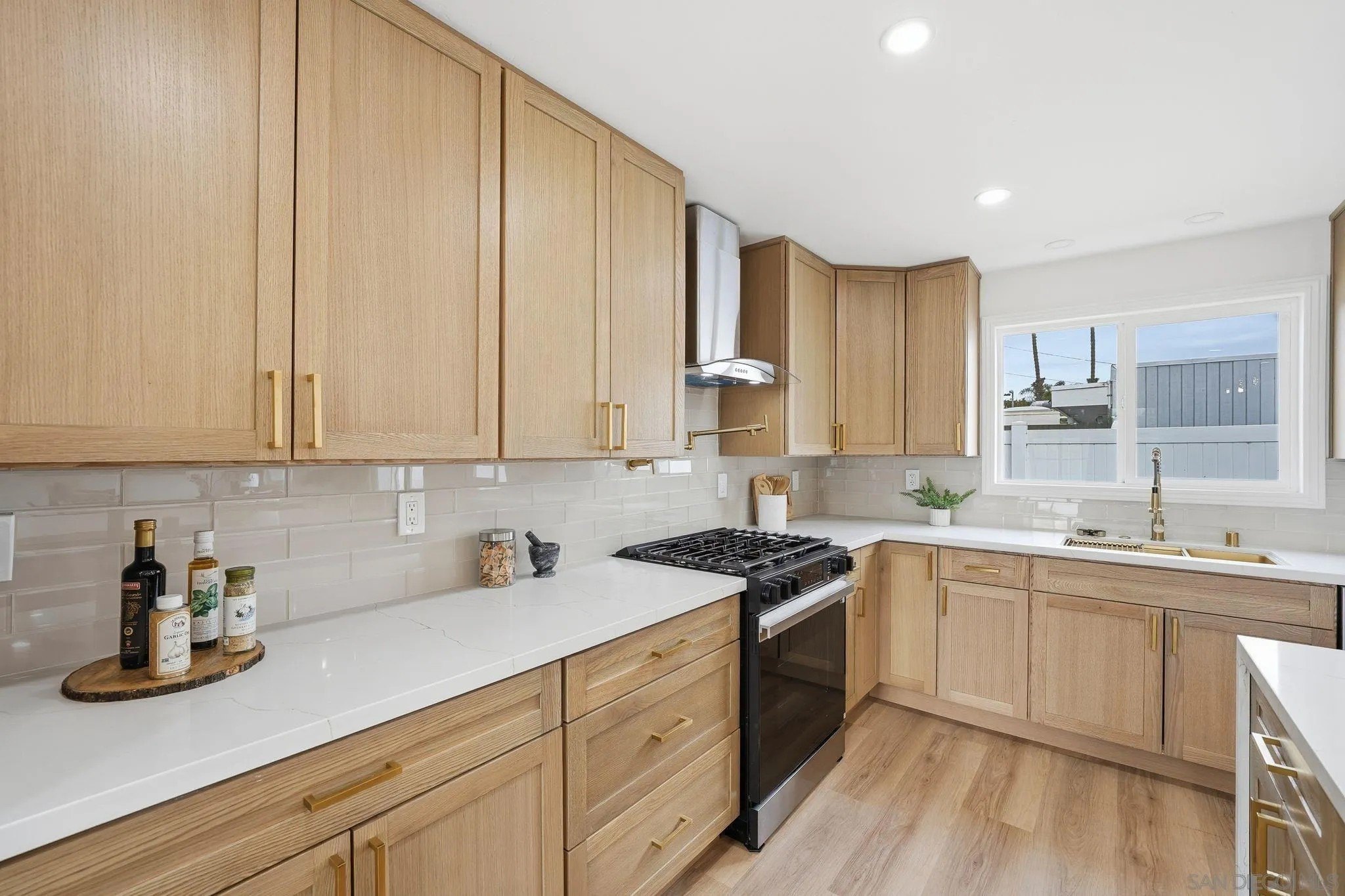 Imperial Beach, California, 91932, United States, 3 Bedrooms Bedrooms, ,2 BathroomsBathrooms,Residential,For Sale,1998958