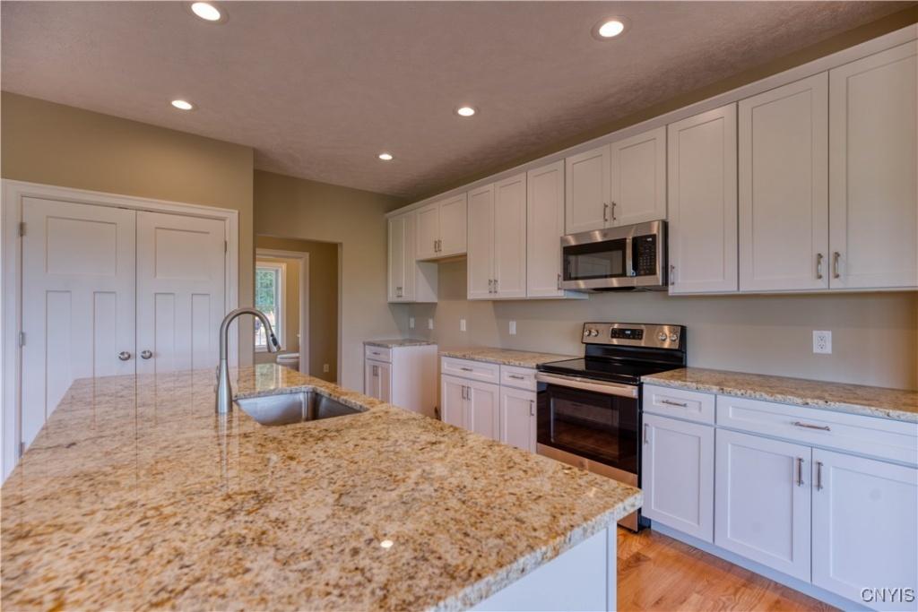 Baldwinsville, New York, 13027, United States, 4 Bedrooms Bedrooms, ,3 BathroomsBathrooms,Residential,For Sale,1686652