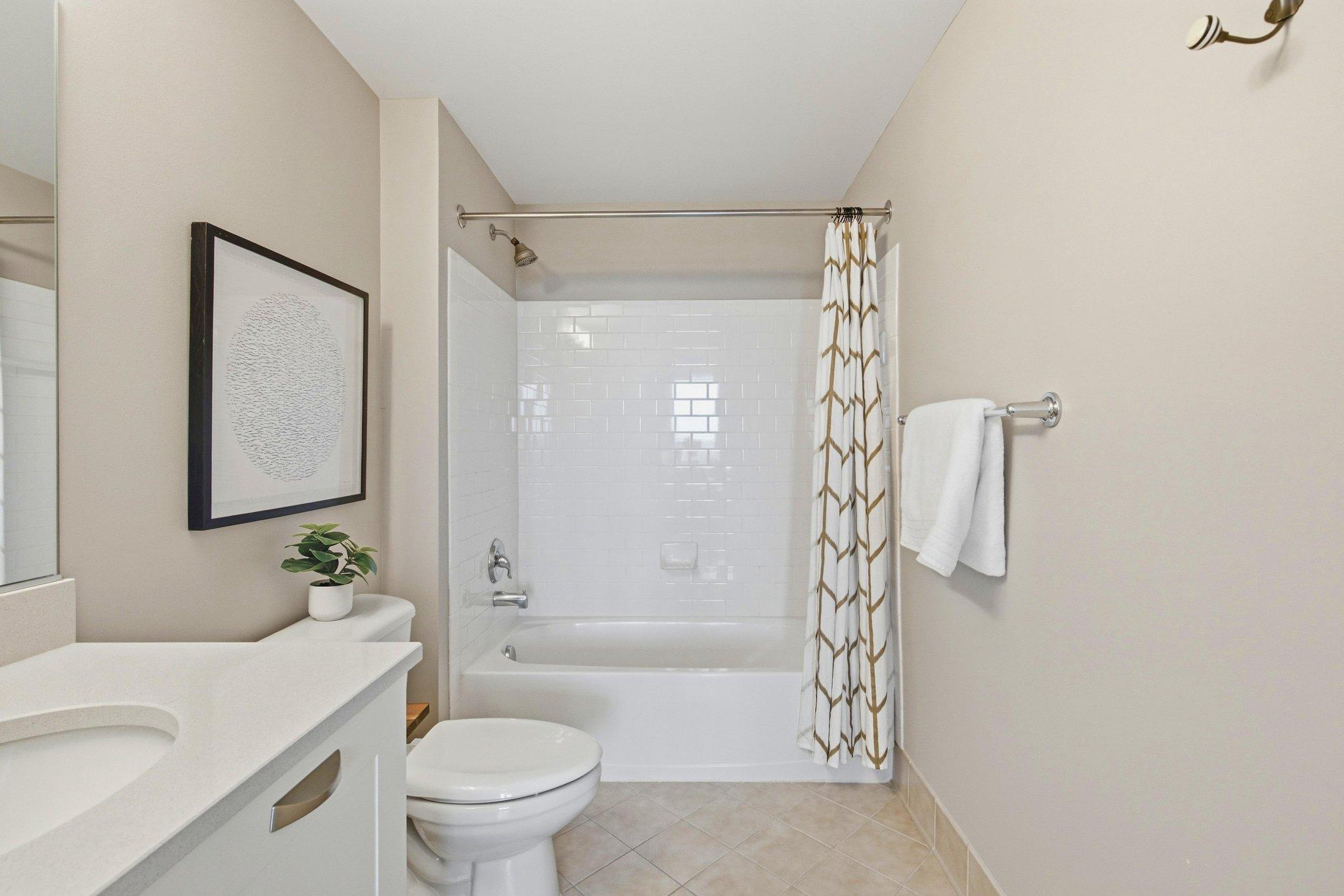 2451 Midtown Avenue, Alexandria, VA, 22303 - 物件實景