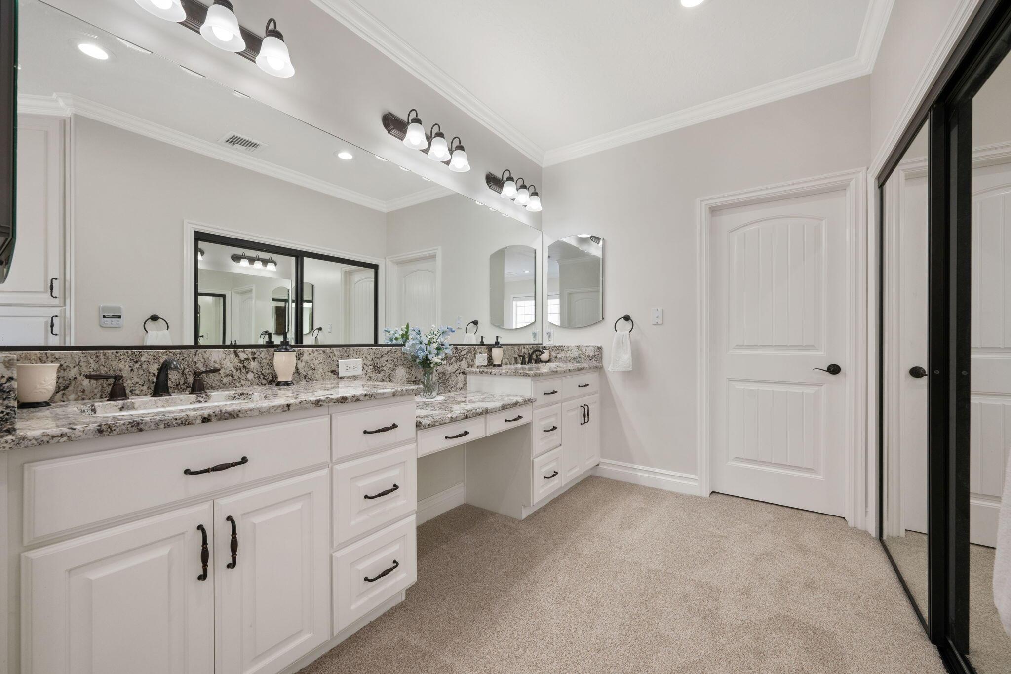 Leeds, Utah, 84746, United States, 5 Bedrooms Bedrooms, ,3 BathroomsBathrooms,Residential,For Sale,1979707