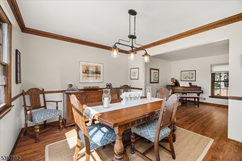 Clinton Twp., New Jersey, 08801, United States, 4 Bedrooms Bedrooms, ,3 BathroomsBathrooms,Residential,For Sale,1988137