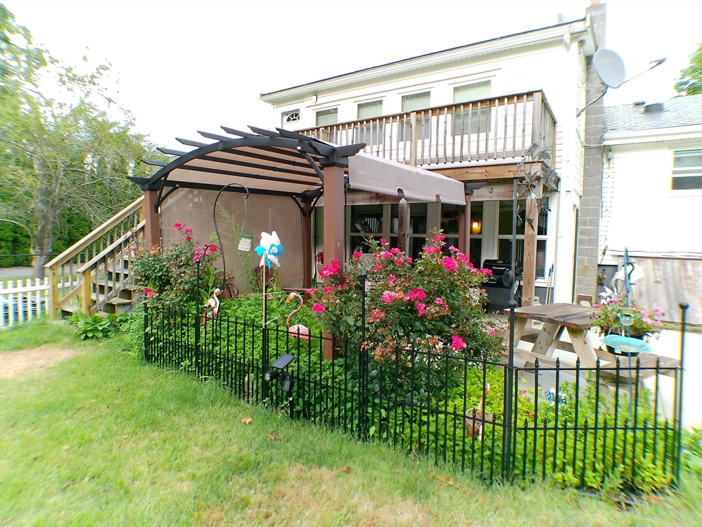 East Bridgewater, Massachusetts, 02333, United States, 4 Bedrooms Bedrooms, ,2 BathroomsBathrooms,Residential,For Sale,1922908