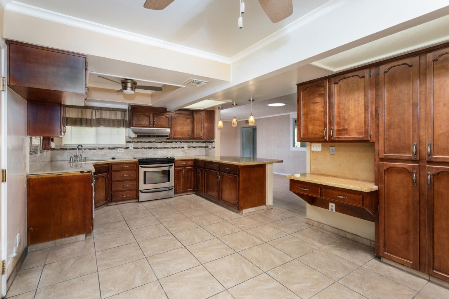 Clovis, California, 93611, United States, 4 Bedrooms Bedrooms, ,2 BathroomsBathrooms,Residential,For Sale,1907507