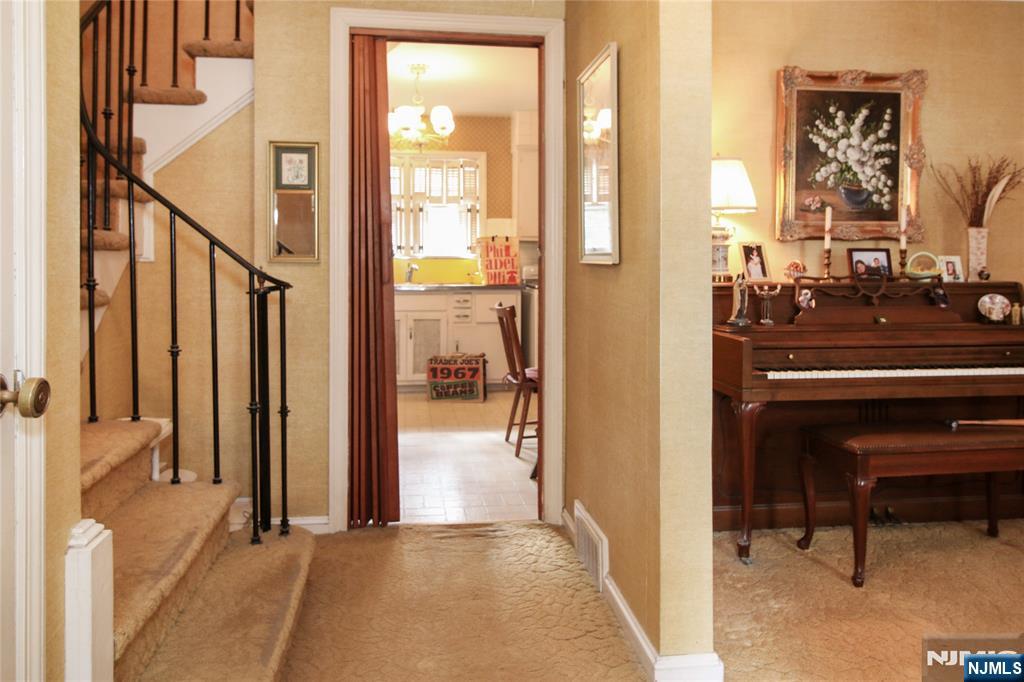 Tenafly, New Jersey, 07670, United States, 3 Bedrooms Bedrooms, ,2 BathroomsBathrooms,Residential,For Sale,1988997