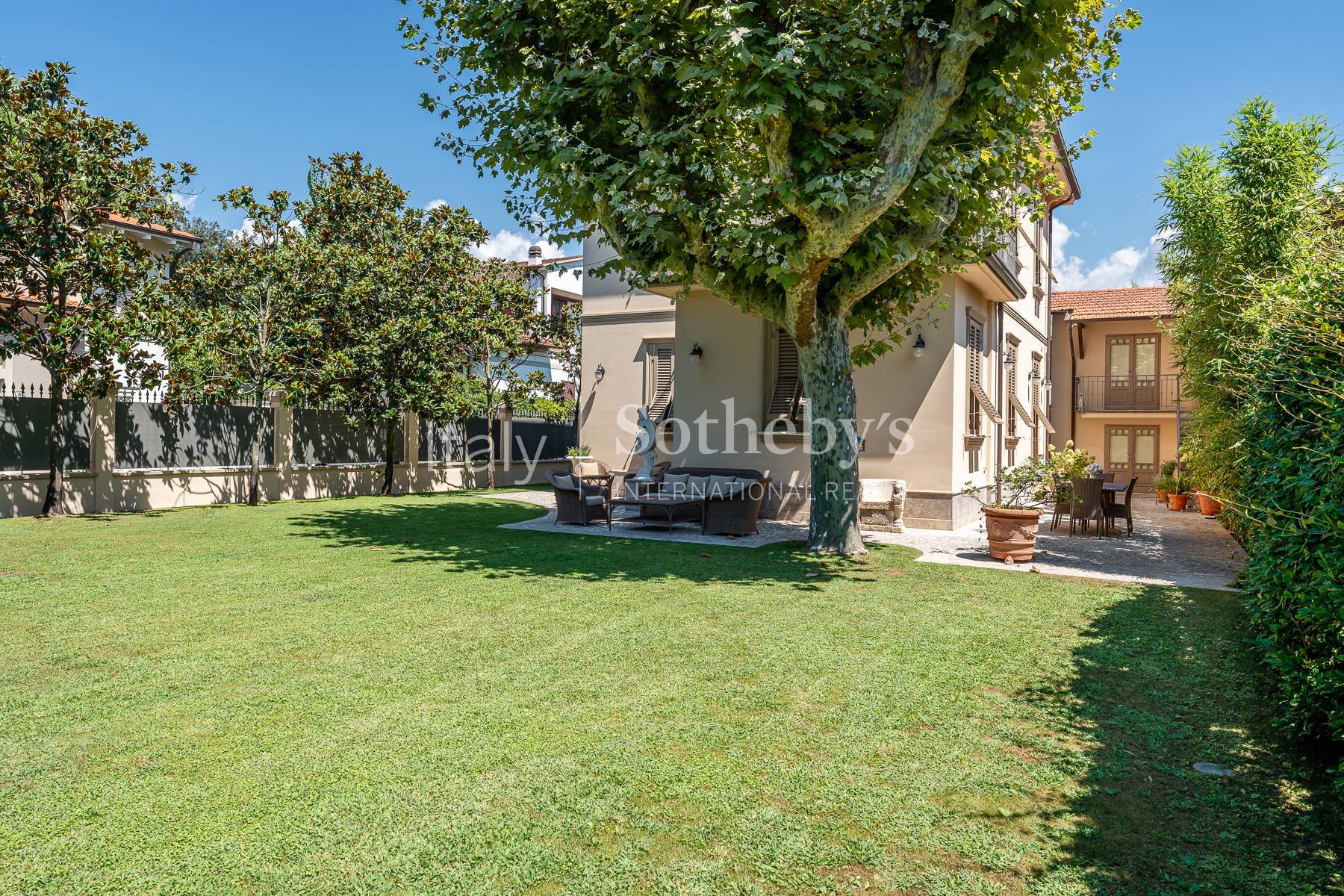  Elegant villa with dépendance in Forte dei Marmi - 物件實景