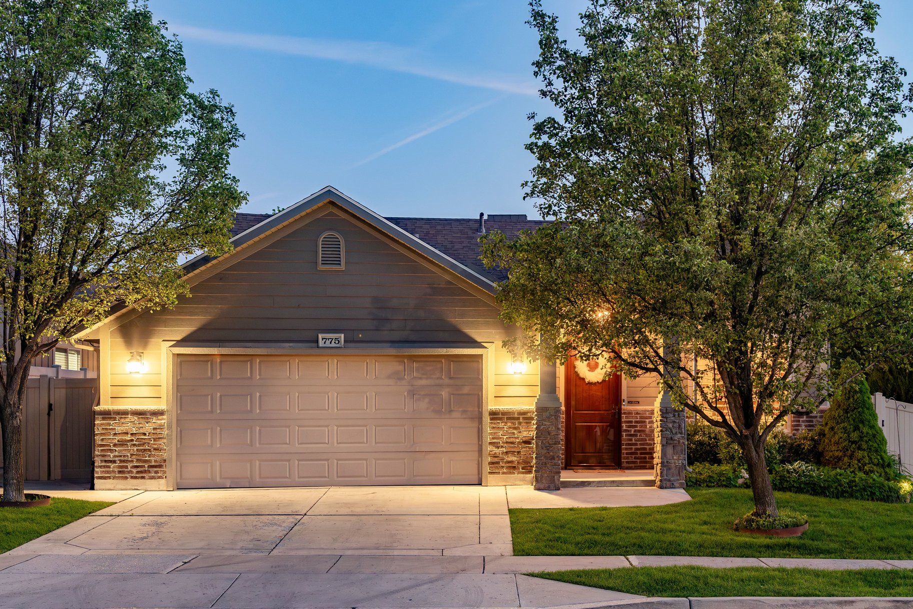  Exceptional Single-Level Living in One of Sandy