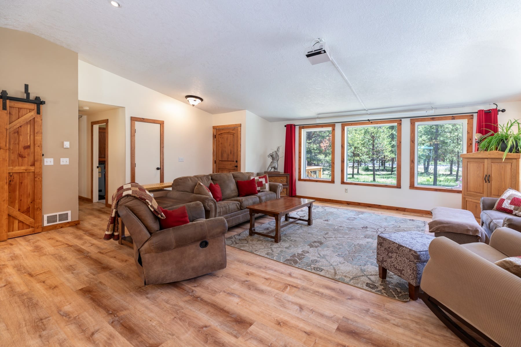  55219 Lazy River Drive Bend, OR 97707 - 物件實景