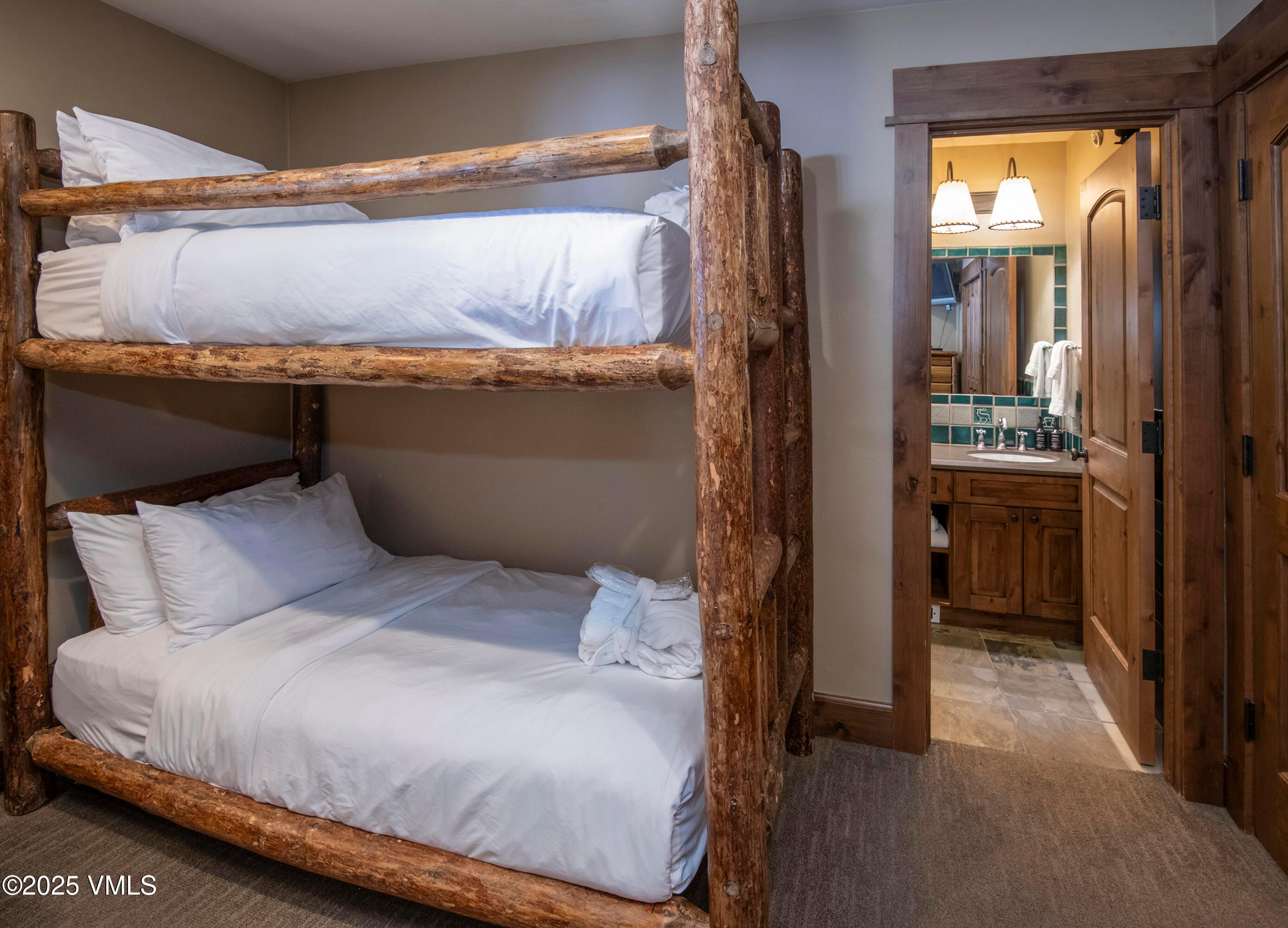 Vail, Colorado, 81657, United States, 2 Bedrooms Bedrooms, ,2 BathroomsBathrooms,Residential,For Sale,1849878