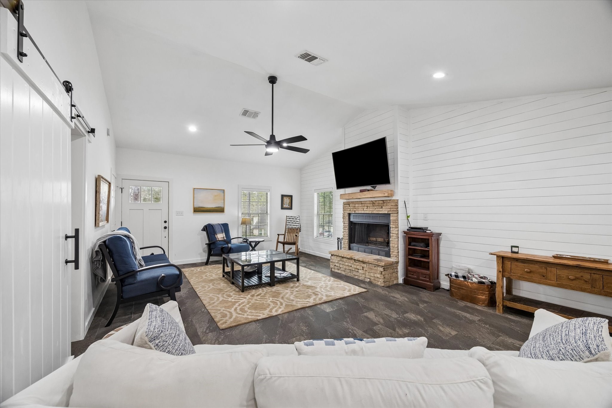  90 Twinstone Circle - 物件實景